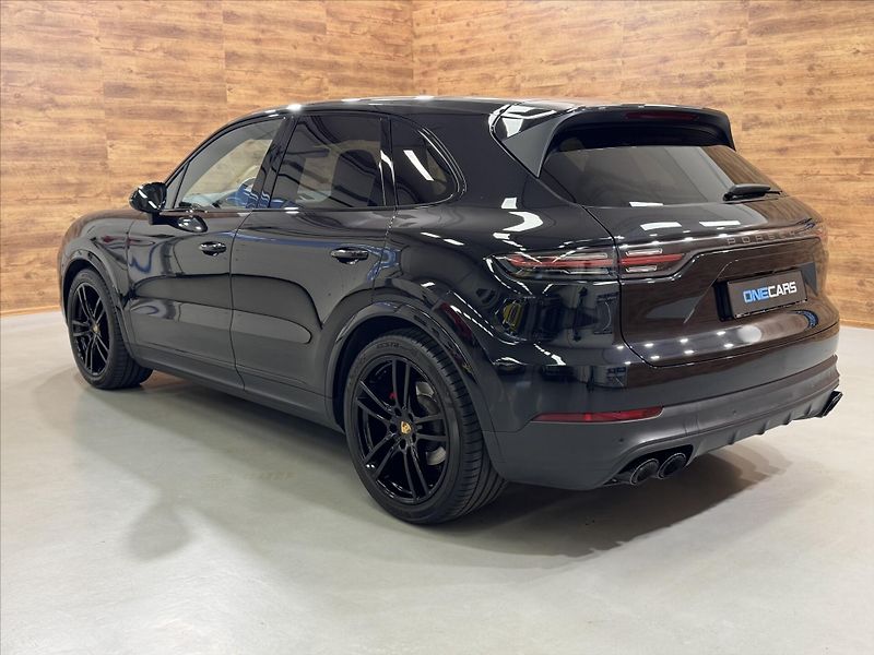 Porsche Cayenne 3.0 V6 PANORAMA SOFT CLOSE - fotka 2 z 29