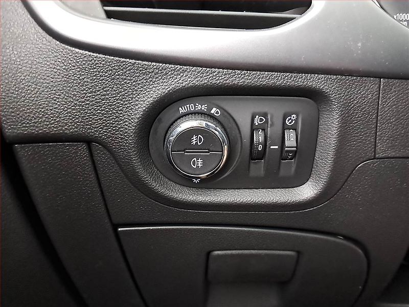 Opel Astra (2016) 1.6 CDTI, Tempomat - fotka 18 z 19
