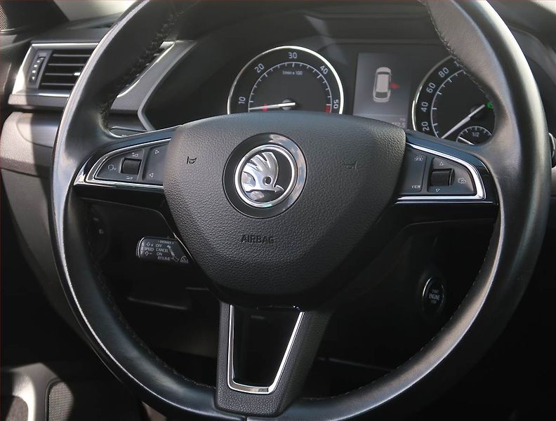 Škoda Superb (2019) Style 2.0 TDI, Automat - fotka 25 z 25