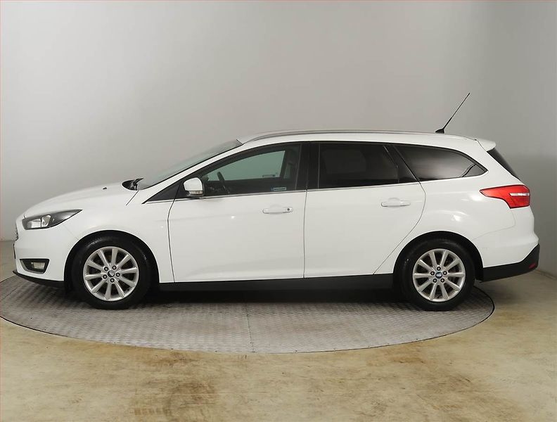Ford Focus (2016) Titanium 1.5 TDCi, Serv.kniha - fotka 3 z 19