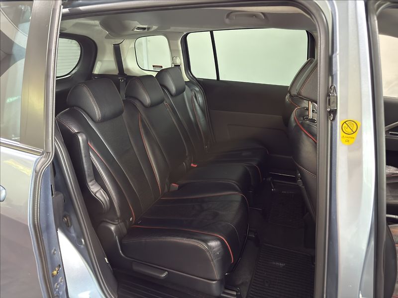 Mazda 5 2,0   iTX PLUS SPORT 1.MAJITEL - fotka 22 z 32