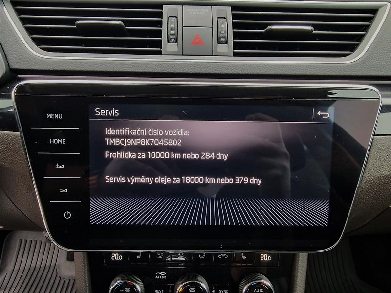 Škoda Superb 2.0TDI 140kW L&K 4x4 DSG, ČR - fotka 31 z 50