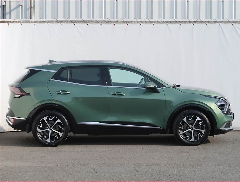 Kia Sportage (2023) 1.6 T-GDI MHEV - fotka 6 z 28