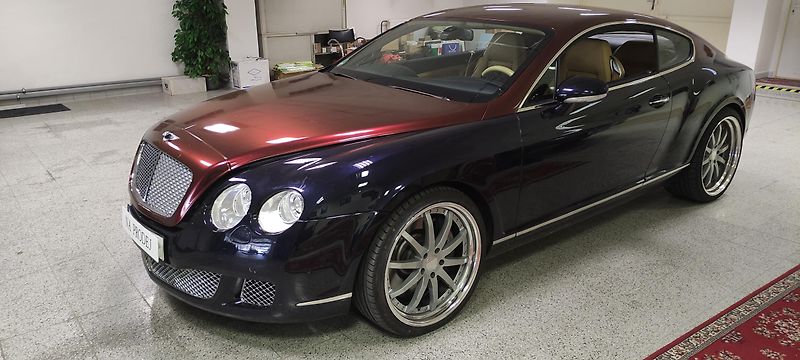 Bentley Continental GT (2005) - fotka 2 z 20
