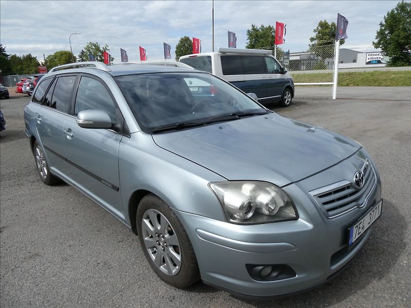 Toyota Avensis 1,8 16V 95kW závěs,digi.klima - fotka 1 z 32