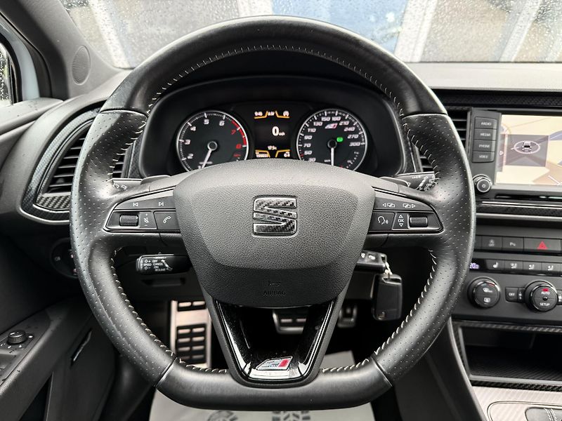 Seat Leon 2,0 ST Cupra 206kW Automat - fotka 29 z 50