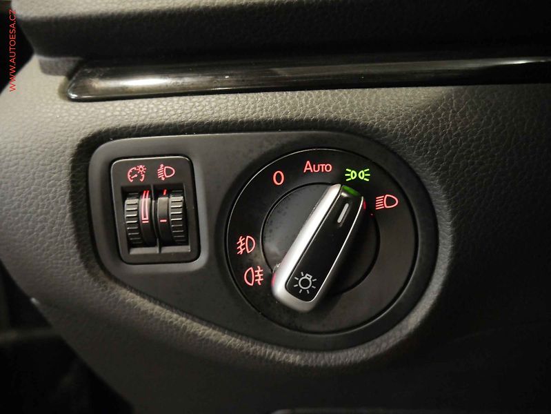 Seat Alhambra (2011) 2.0 TDi 7míst, Navi, panor. - fotka 21 z 23