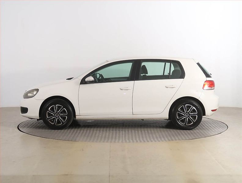 Volkswagen Golf (2011) 1.4 16V, Vyhř. sedaček - fotka 3 z 14