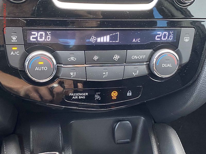 Nissan Qashqai (2016) 1.2 DIG-T, ČR, Acenta, AT - fotka 16 z 16