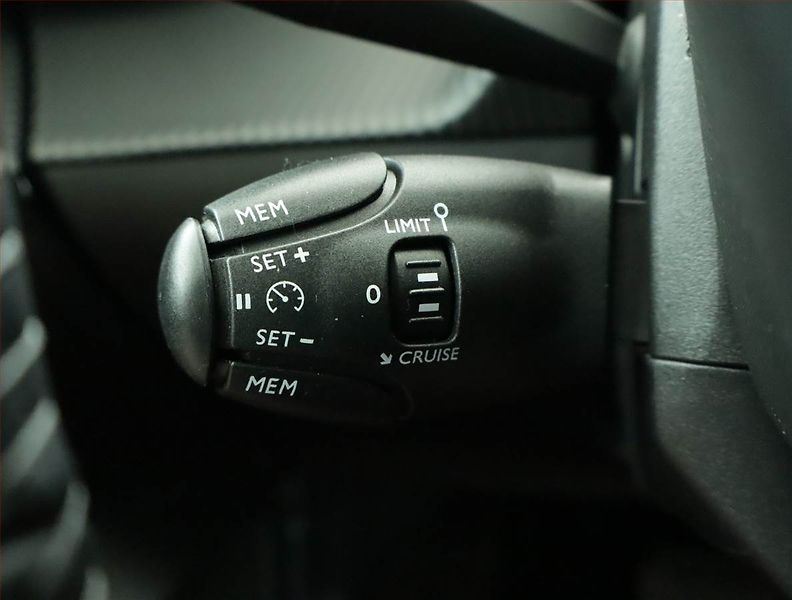 Peugeot 208 (2021) 50 kWh, SoH 91%, Automat - fotka 17 z 22