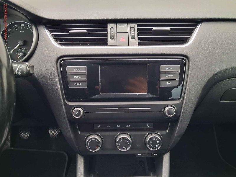 Škoda Octavia (2016) 1.6TDi, ČR, AC, výhřev sed - fotka 12 z 14