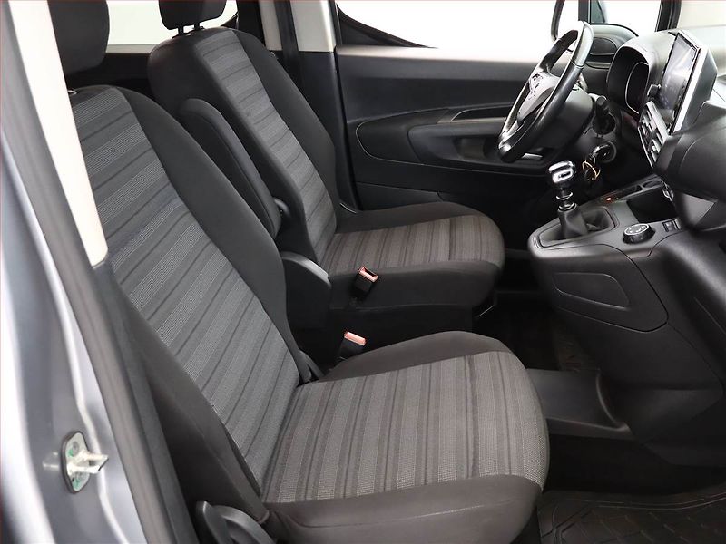 Opel Combo (2022) Maxi Edition 1.5 CDTI, 5Míst - fotka 7 z 19