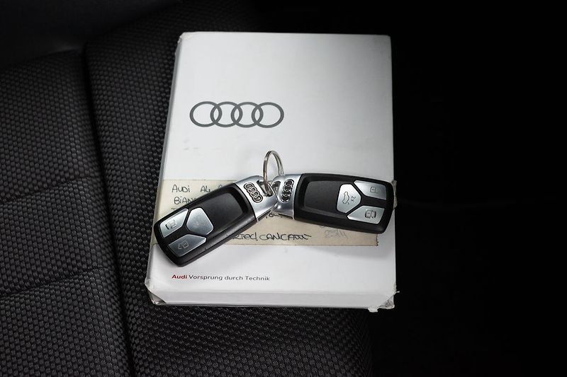Audi A4 2.0 TDI S-LINE*ACC*TAŽNÉ*DPH* - fotka 33 z 42