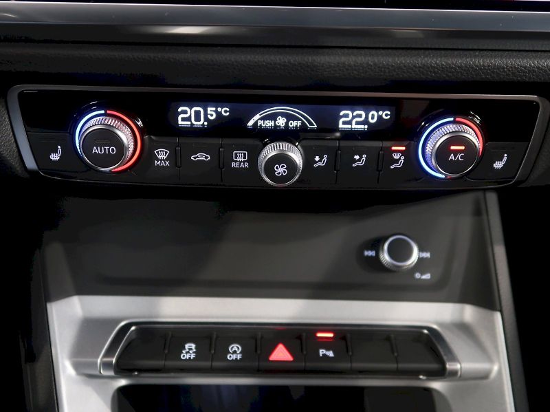 Audi Q3 (2022) ADVANCED 2.0TDI 110KW S-TRONIC - fotka 27 z 37