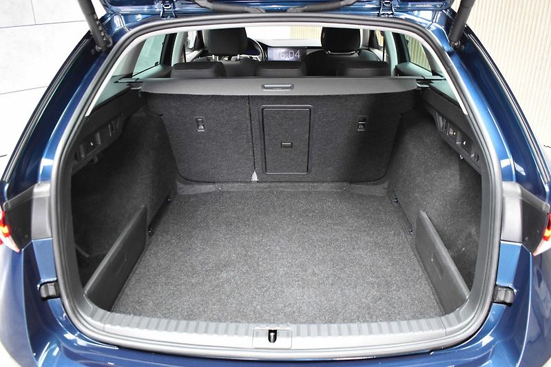 Škoda Octavia SCOUT TDI 147kW 4x4*TAŽNÉ*ČR1 - fotka 38 z 43
