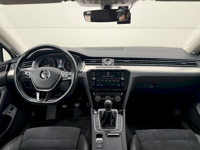 Volkswagen Passat (2018) Variant 2.0 TDI 110 kW - fotka 5 z 24