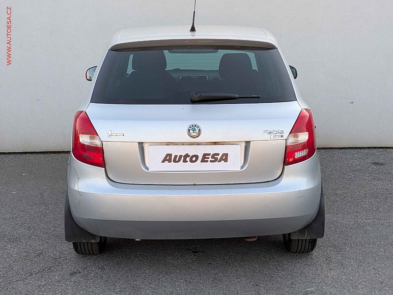 Škoda Fabia (2008) 1.2HTP, ČR, AC, zmk.řazení - fotka 5 z 12