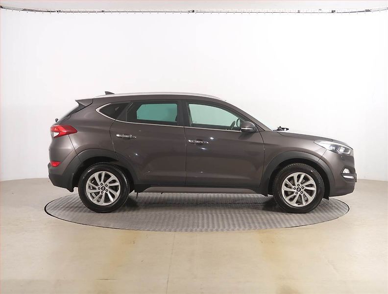 Hyundai Tucson (2016) 1.7 CRDi, Serv.kniha, Navi - fotka 6 z 19
