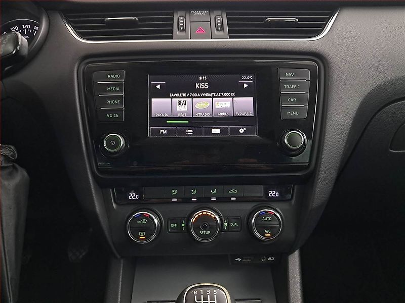 Škoda Octavia (2014) Ambition 1.6 TDI, Serv.kniha - fotka 12 z 19