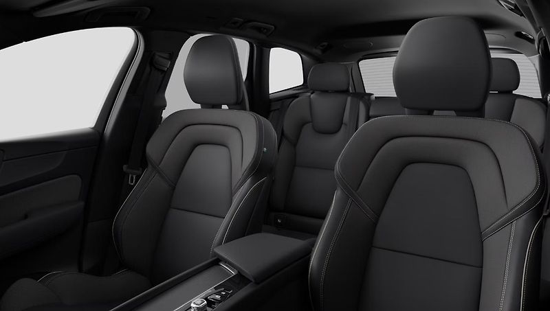 Volvo XC60 (2026) B5 PLUS - fotka 8 z 13
