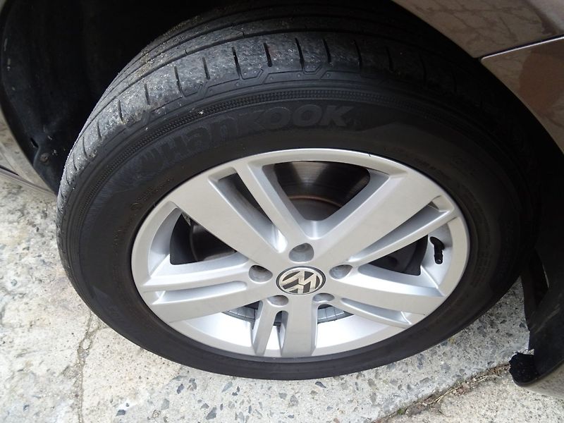 Volkswagen Touran (2012) 1.4i,103kW,DSG,MATCH,s.k,navi - fotka 24 z 24