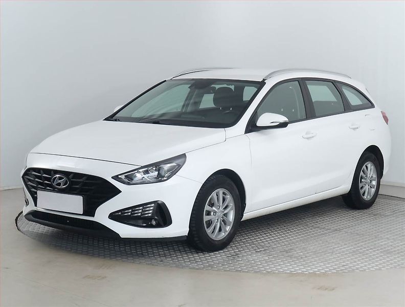 Hyundai i30 (2022) 1.0 T-GDI, ČR,1.maj - fotka 2 z 17
