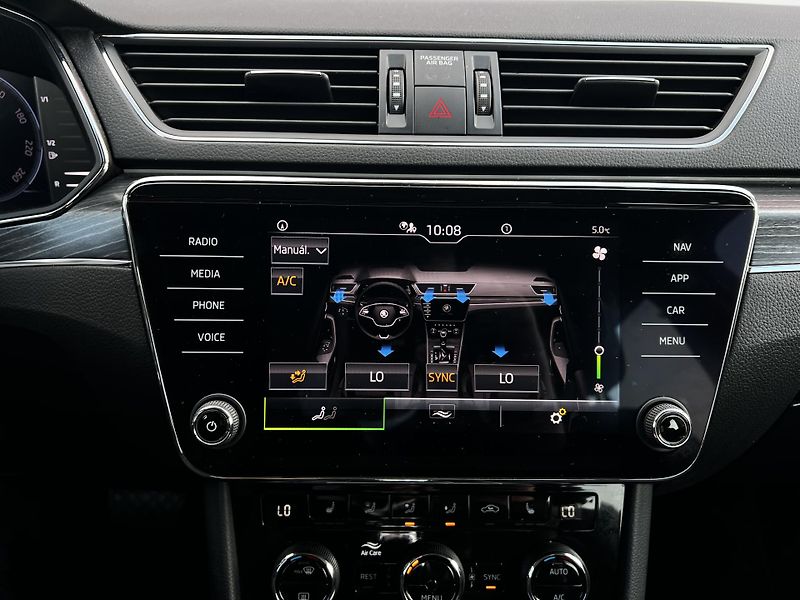 Škoda Superb 1.5TSI DSG Business 1.Maj DPH - fotka 18 z 25