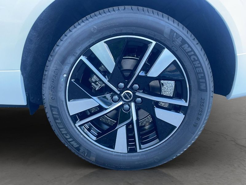 Volvo XC60 (2026) PLUS BRIGHT B5 AWD 360°KAMERA - fotka 19 z 19