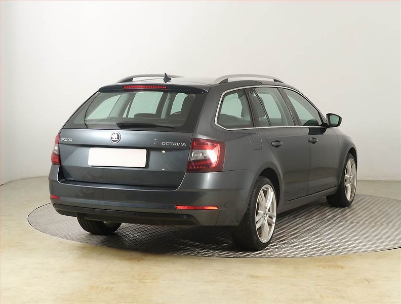 Škoda Octavia (2017) Style 1.6 TDI, Navi, Tempomat - fotka 5 z 22