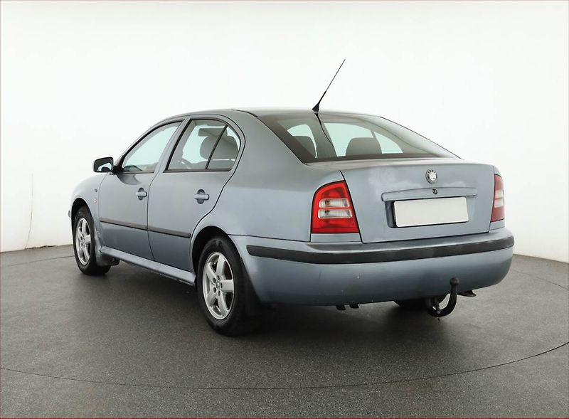 Škoda Octavia (2002) Elegance 1.9 TDI, Serv.kniha - fotka 4 z 12