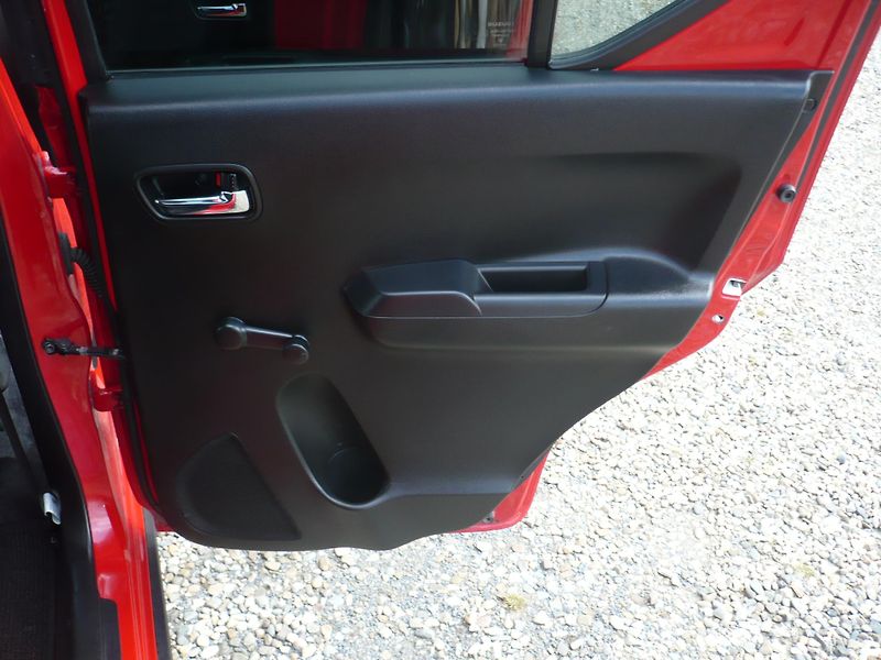 Suzuki Ignis 1.2i 61Kw Automat REZERVACE - fotka 25 z 29