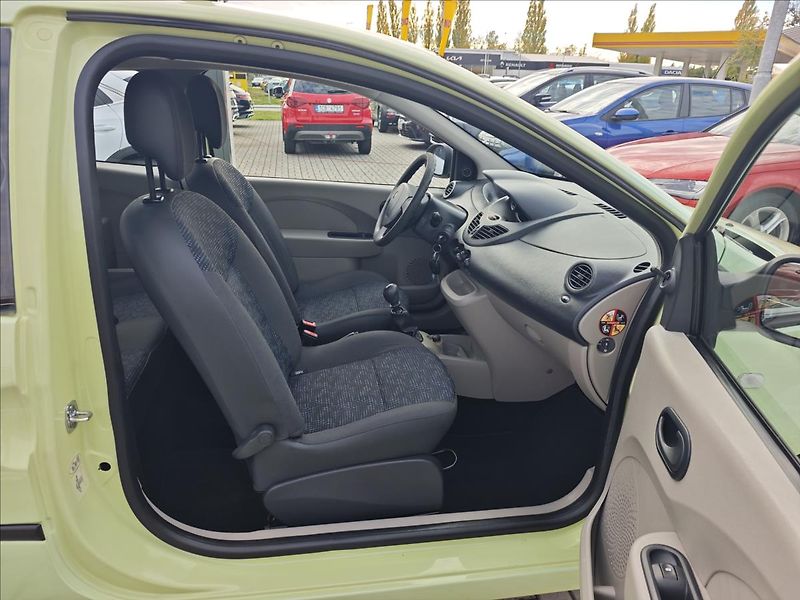 Renault Twingo 1,2 i  Authentique - fotka 13 z 18