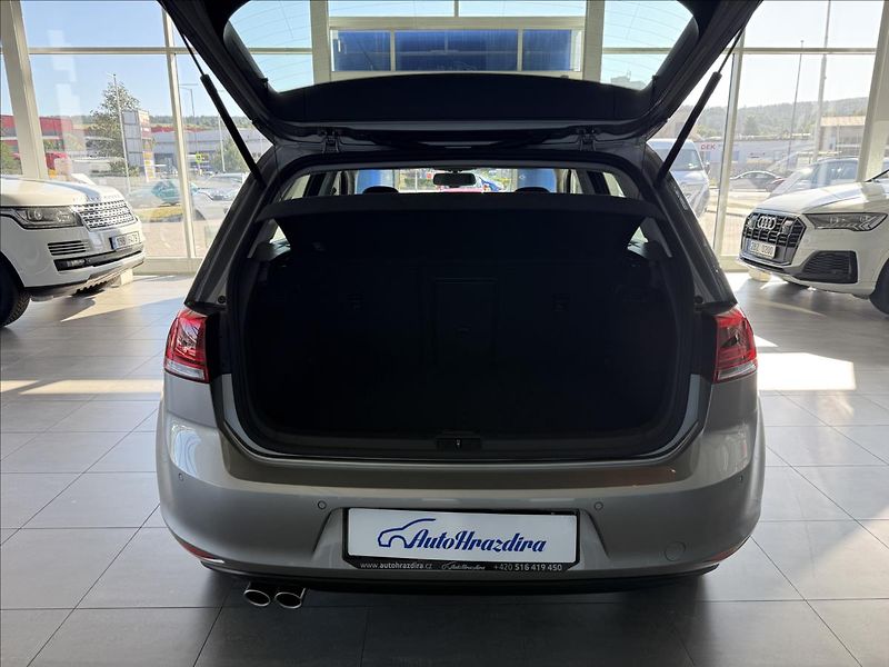 Volkswagen Golf 1,4   TSI 92kW,HIGHLINE,SERVIS - fotka 22 z 24