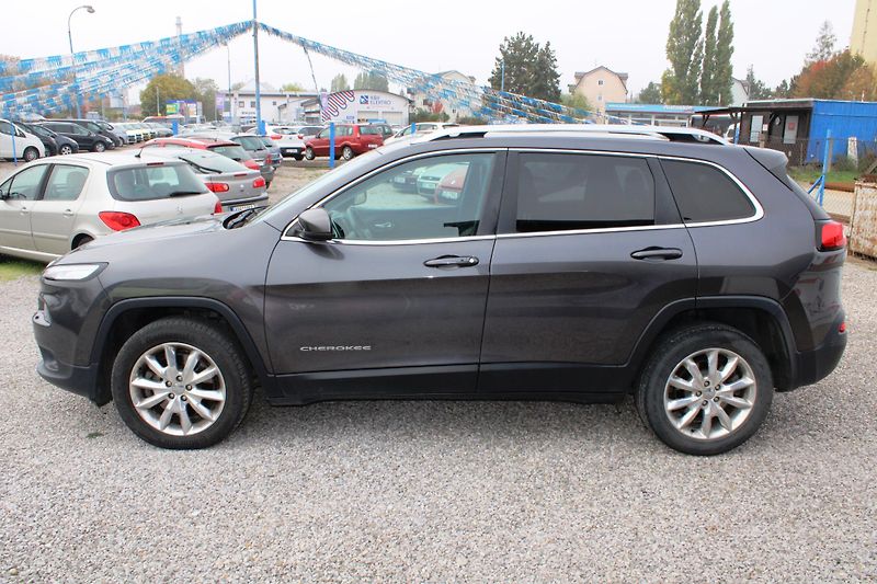 Jeep Cherokee (2018) 2,2 MJT 4X4 LIMITED KŮŽE NAVI  - fotka 4 z 22