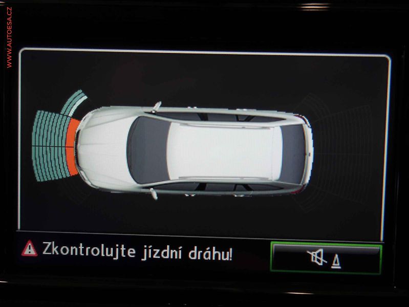 Škoda Superb (2013) 2.0 TDI, ČR, STK6/28 - fotka 16 z 26