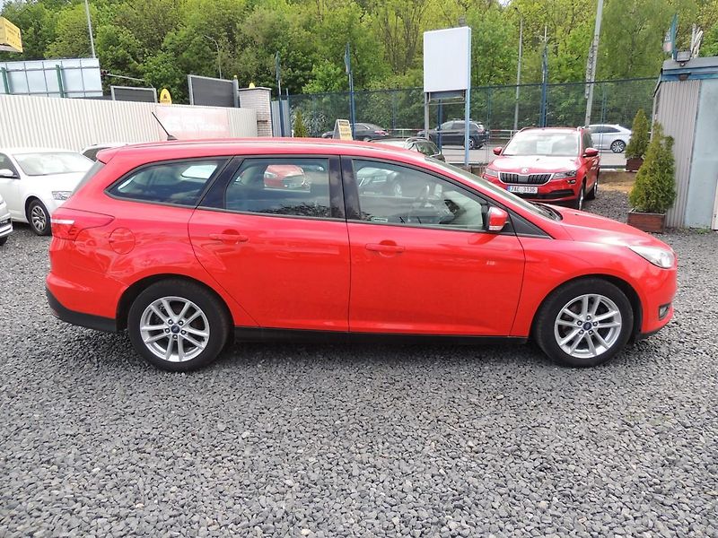 Ford Focus (2017) 1.5TDCi,70kw,výbava,ČR,1maj. - fotka 4 z 43