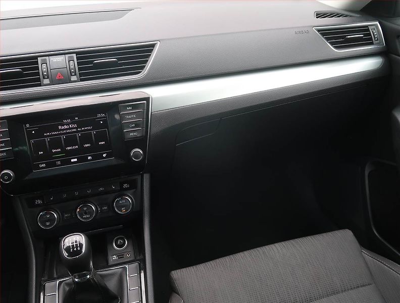 Škoda Superb (2015) Ambition 2.0 TDI, Serv.kniha - fotka 8 z 23