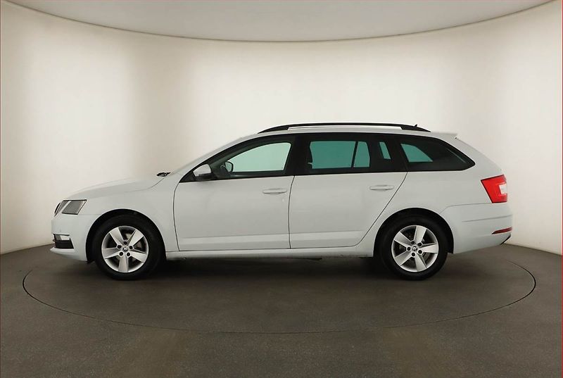 Škoda Octavia (2020) 1.6 TDI, Tempomat - fotka 3 z 12