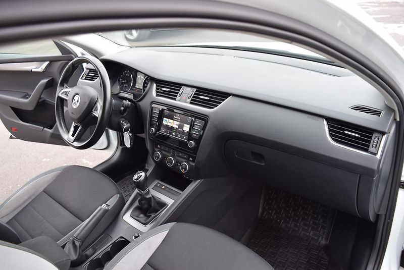 Škoda Octavia (2016) 2.0TDI 110kw ED. JOY BIXEN TAŽ - fotka 37 z 48