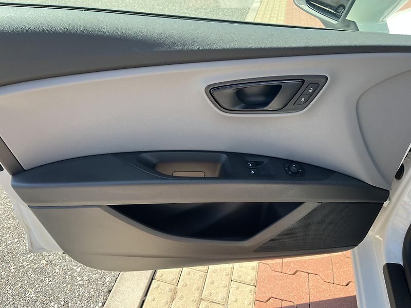 Seat Leon 1.2 TSi  ČR - fotka 10 z 32
