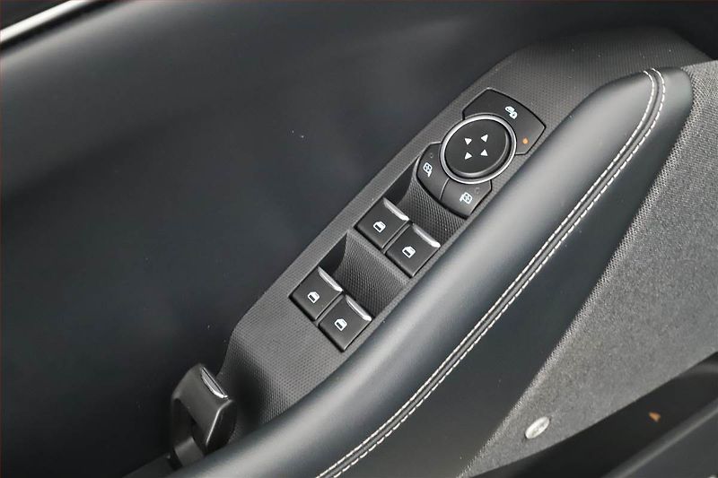 Ford Mustang Mach-E (2021) Standard Range RWD, SoH 94% - fotka 9 z 26