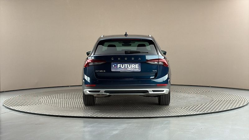 Škoda Octavia 2.0 TDI DSG 4x4 Scout Combi - fotka 5 z 28