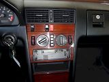 Mercedes-Benz Třídy C (1995) 180 Elegance - man. převodovka - náhled 18