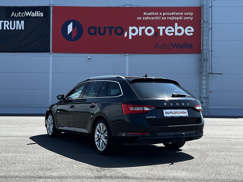 Škoda Superb 1.5TSI DSG Style 1.Maj DPH TZ - fotka 5 z 26