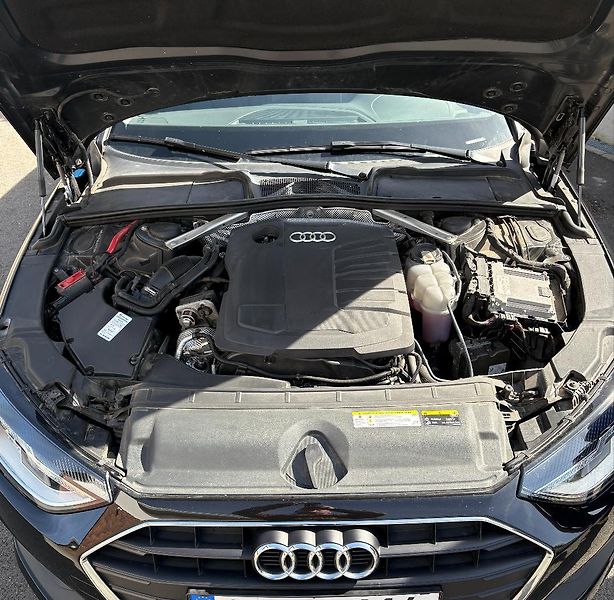Audi A4 (2019) 2,0 TDI Mild Hybrid S tronic - fotka 23 z 25