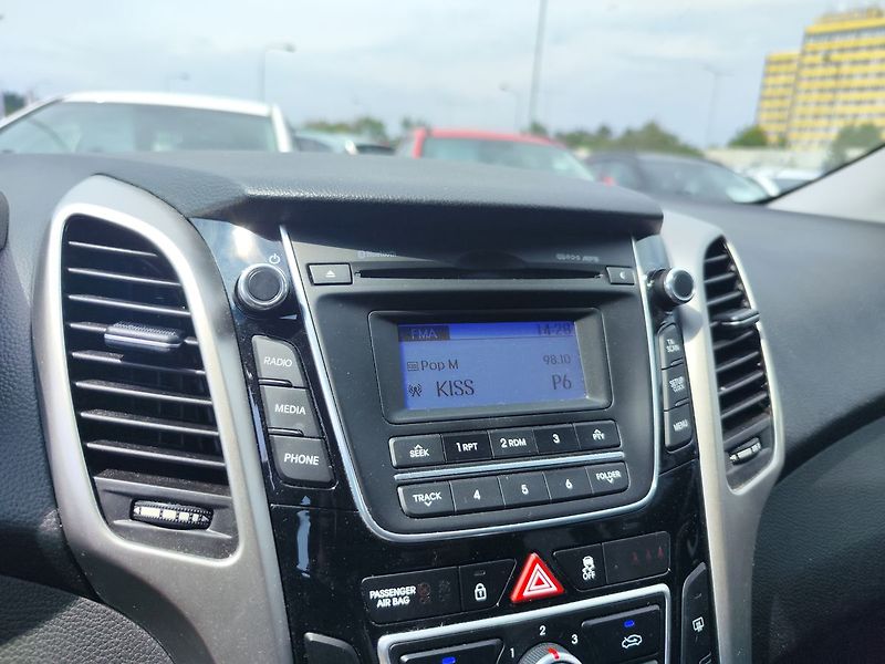 Hyundai i30 1.6 CRDI/81kW - fotka 14 z 24