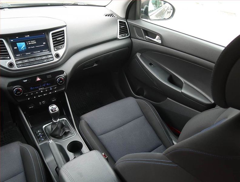 Hyundai Tucson (2016) 1.7 CRDi, Serv.kniha, Navi - fotka 8 z 19