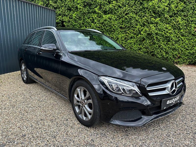 Mercedes-Benz Třídy C 200d AVNTGARDE - fotka 2 z 24