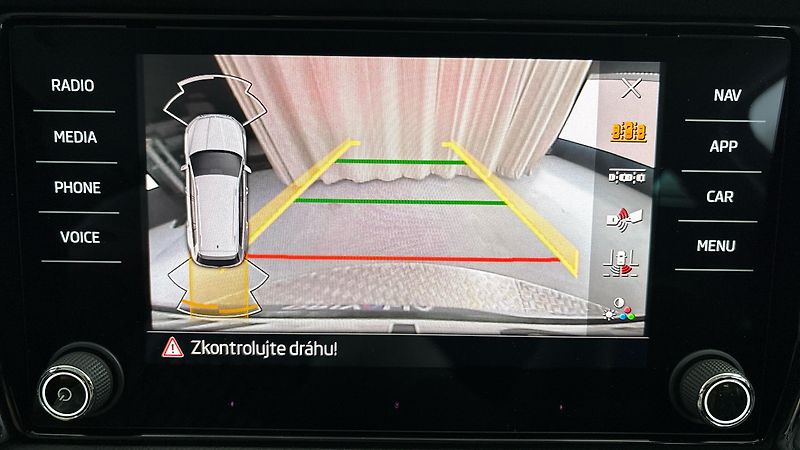 Škoda Kodiaq 2.0 TDI DSG 4x4 Style - fotka 12 z 32