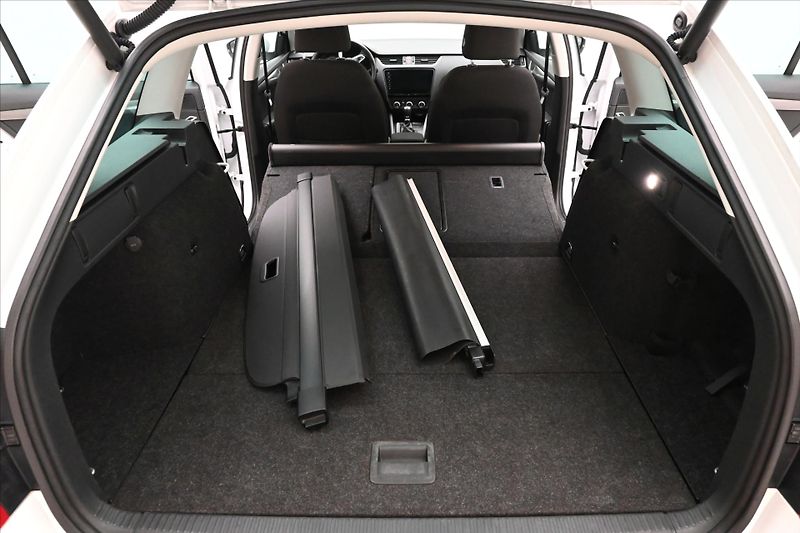 Škoda Octavia 2,0 TDI 110 kW DSG Clever Záru - fotka 11 z 30